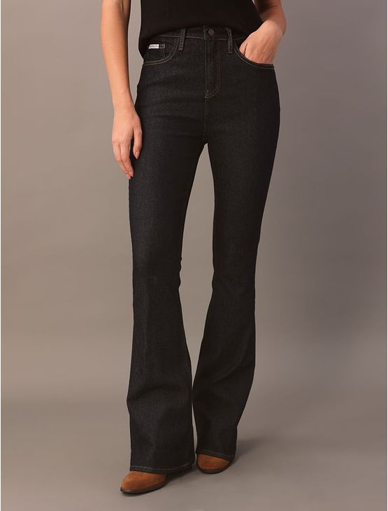 Calça Jeans Feminina Flare Alta Calvin Klein Jeans - Azul Marinho Calça Jeans Feminina Flare Alta Calvin Klein Jeans Azul Marinho 40