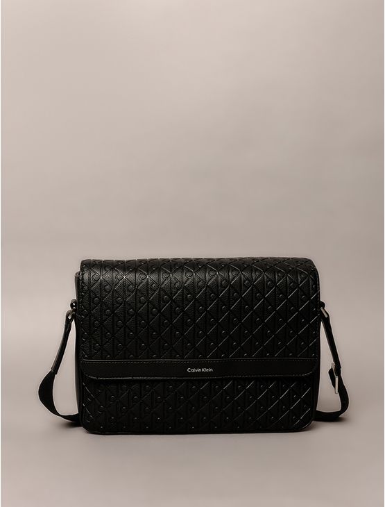Bolsa Calvin Klein Transversal Aop Relevo - Preto Bolsa Calvin Klein Transversal Aop Relevo Preto u