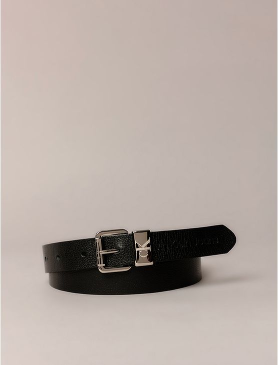 Cinto Calvin Klein Jeans Feminino Passante Metal Ck - Preto Cinto Calvin Klein Jeans Feminino Passante Metal Ck Preto Pp