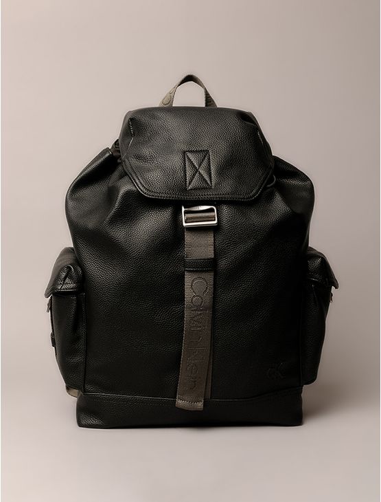 Mochila Masculina Cargo Flap Calvin Klein Jeans - Preto Mochila Masculina Cargo Flap Calvin Klein Jeans Preto u