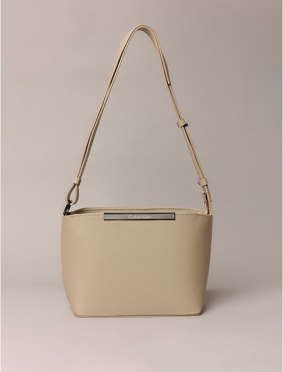Bolsa Média Calvin Klein Feminina Placa Calvin Klein - Caqui Claro Bolsa Média Calvin Klein Feminina Placa Calvin Klein Caqui Claro u