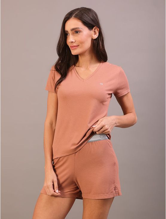 Pijama Feminino Camiseta e Short Canelado Calvin Klein Underwear - Caramelo Pijama Feminino Camiseta e Short Canelado Calvin Klein Underwear Caramelo Gg