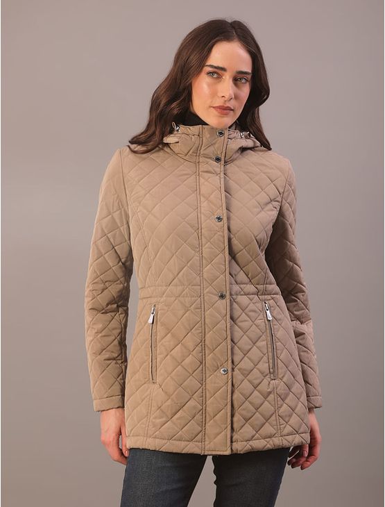 Jaqueta Calvin Klein Feminina Alongada Matelassê Com Capuz - Caqui Medio Jaqueta Calvin Klein Feminina Alongada Matelassê Com Capuz Caqui Medio p