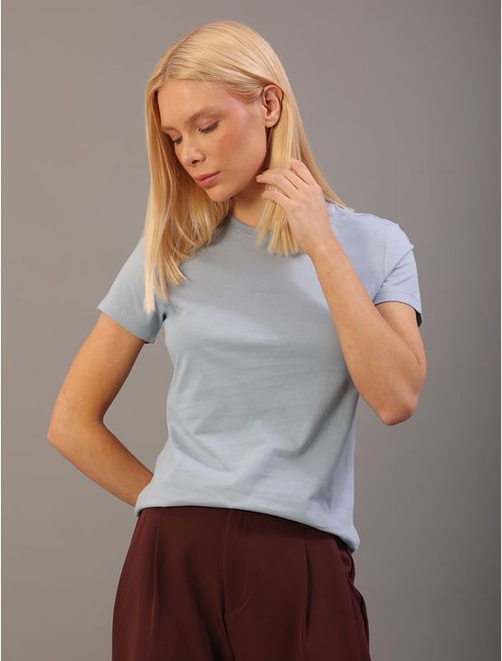 Camiseta Calvin Klein Feminina Mini Logo - Azul Bebe Camiseta Calvin Klein Feminina Mini Logo Azul Bebe p