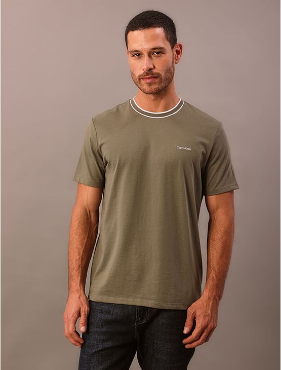 Camiseta Calvin Klein Manga Curta - Oliva Camiseta Calvin Klein Manga Curta Oliva p