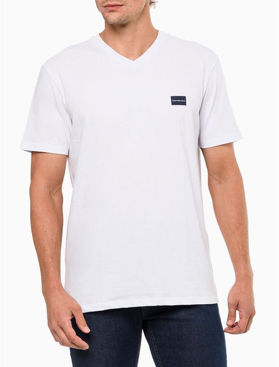 Camiseta Masculina Gola v Básica Logo No Peito Calvin Klein Jeans - Branco Camiseta Masculina Gola v Básica Logo No Peito Calvin Klein Jeans Branco Pp