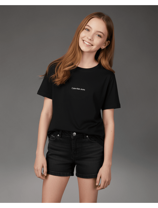 Camiseta Menina Logo Centralizado Calvin Klein Jeans - Preto Camiseta Menina Logo Centralizado Calvin Klein Jeans Preto 12