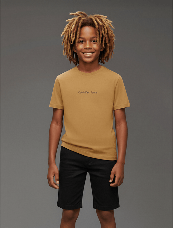 Camiseta Manga Curta Calvin Klein Jeans Menino Logo Centralizado - Havana Camiseta Manga Curta Calvin Klein Jeans Menino Logo Centralizado Havana 10