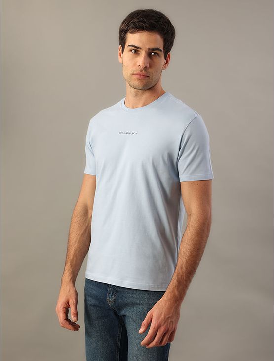 Camiseta Manga Curta Calvin Klein Jeans Masculino Logo Centralizado - Azul Bebe Camiseta Manga Curta Calvin Klein Jeans Masculino Logo Centralizado Azul Bebe Pp
