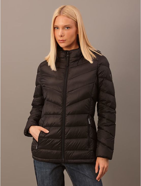 Jaqueta Calvin Klein Jeans Feminino Matelassê Acinturada - Preto Jaqueta Calvin Klein Jeans Feminino Matelassê Acinturada Preto Gg