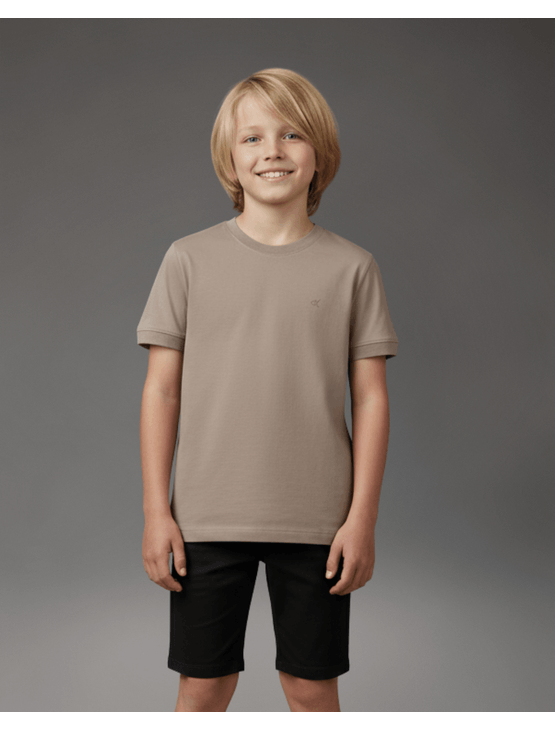 Camiseta Manga Curta Calvin Klein Jeans Menino Malhão Com Punhos - Caqui Medio Camiseta Manga Curta Calvin Klein Jeans Menino Malhão Com Punhos Caqui Medio 10