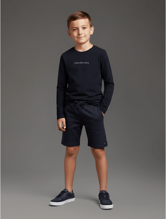 Camiseta Manga Longa Calvin Klein Jeans Menino Logo Centralizado - Preto Camiseta Manga Longa Calvin Klein Jeans Menino Logo Centralizado Preto 14