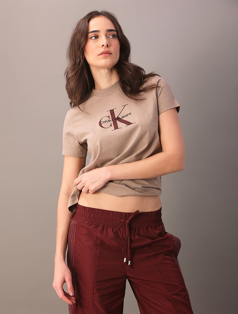 Camiseta Calvin Klein Jeans Feminino Logo Reissue - Caqui Medio