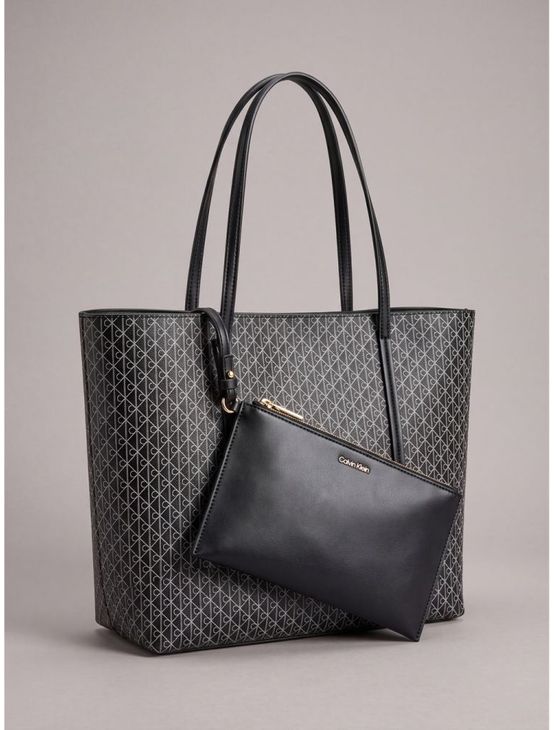 Bolsa Calvin Klein Feminina Tote Monograma Estampa Total - Preto Bolsa Calvin Klein Feminina Tote Monograma Estampa Total Preto u