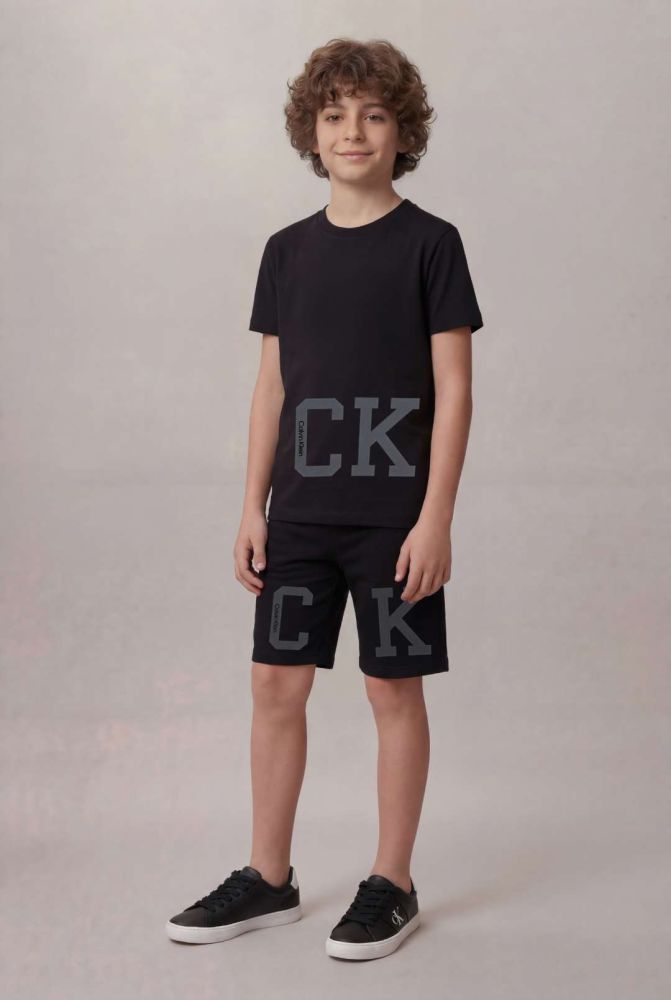 Camiseta Manga Curta Calvin Klein Jeans Boy Over Logo Calvin Klein College - Preto - Camiseta Manga Curta Calvin Klein Jeans Boy Over Logo Calvin Klein College Preto 8
