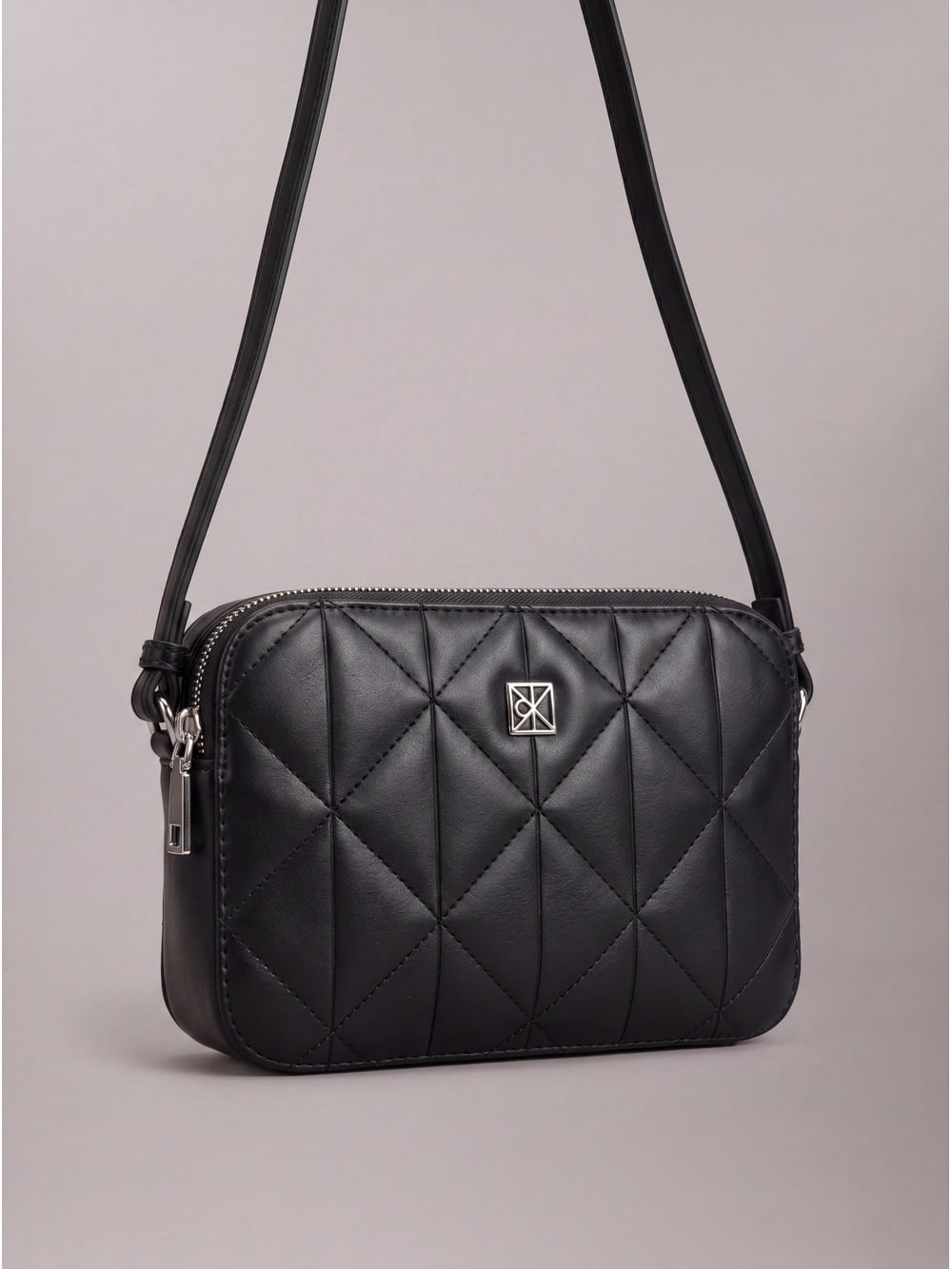 Bolsa Calvin Klein Feminina Camera Bag Acolchoada - Preto — Calvin Klein