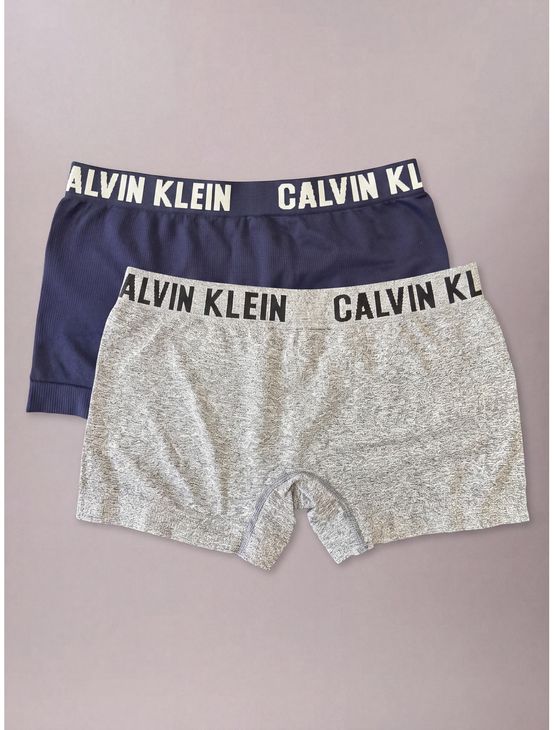 Kit 2 Cuecas Menino Trunk Sem Costura Calvin Klein Underwear - Azul Marinho / Mescla Kit 2 Cuecas Menino Trunk Sem Costura Calvin Klein Underwear Azul Marinho / Mescla 6/8