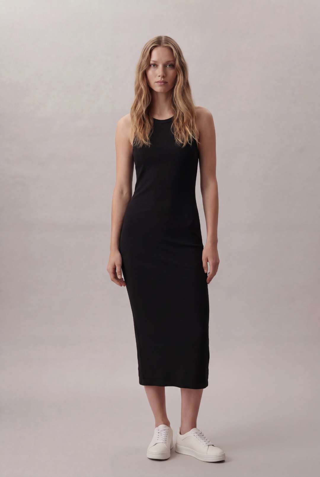 Vestido Calvin Klein Jeans Feminino Decote V - Preto — Calvin Klein