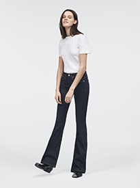 calça jeans flare calvin klein