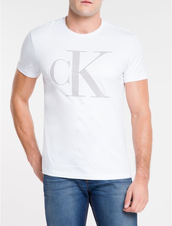 Camiseta CKJ MC RE Issue Debossed - Branco Camiseta CKJ MC RE Issue Debossed - Branco