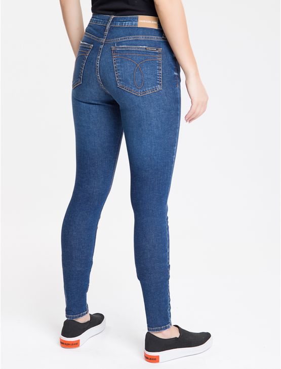 calça jeans super stretch