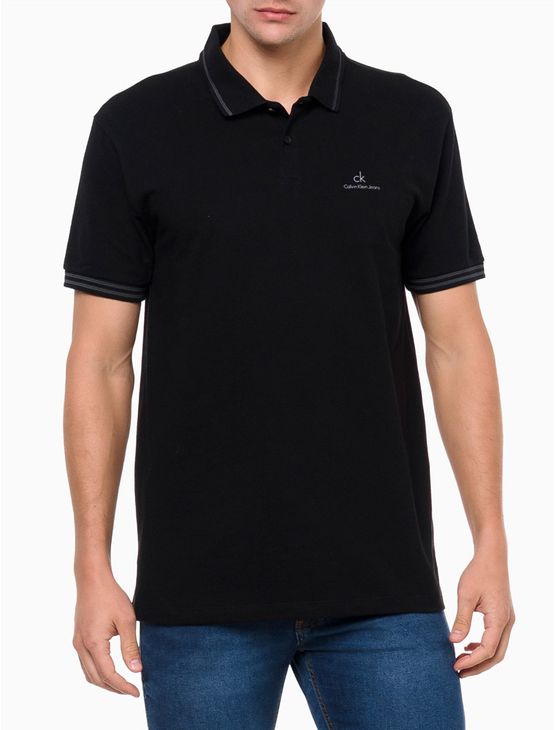 Polo Masculina Manga Curta Com Logo Básico Calvin Klein Jeans – Preto Polo Masculina Manga Curta Com Logo Básico Calvin Klein Jeans Preto Pp