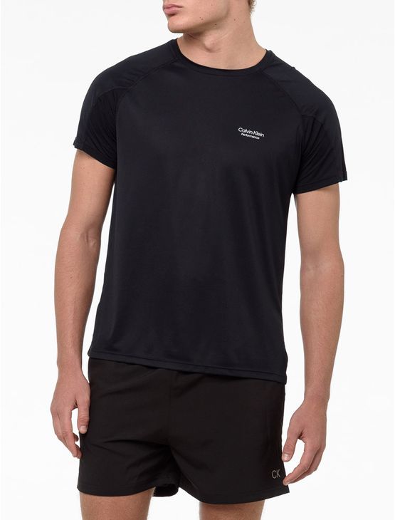 Camiseta Masculina Recortes Calvin Klein Performance - Preto Camiseta Masculina Recortes Calvin Klein Performance Preto m
