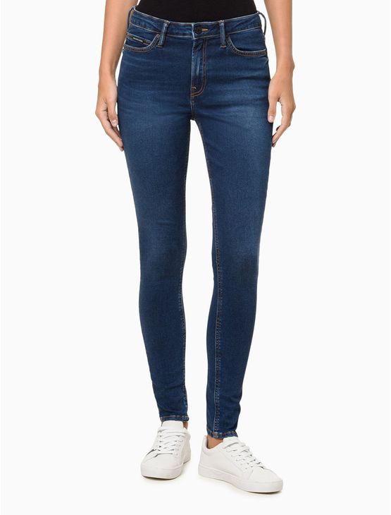 Calça Jeans Feminina Super Skinny Essential Calvin Klein Jeans - Marinho Calça Jeans Feminina Super Skinny Essential Calvin Klein Jeans Marinho 44