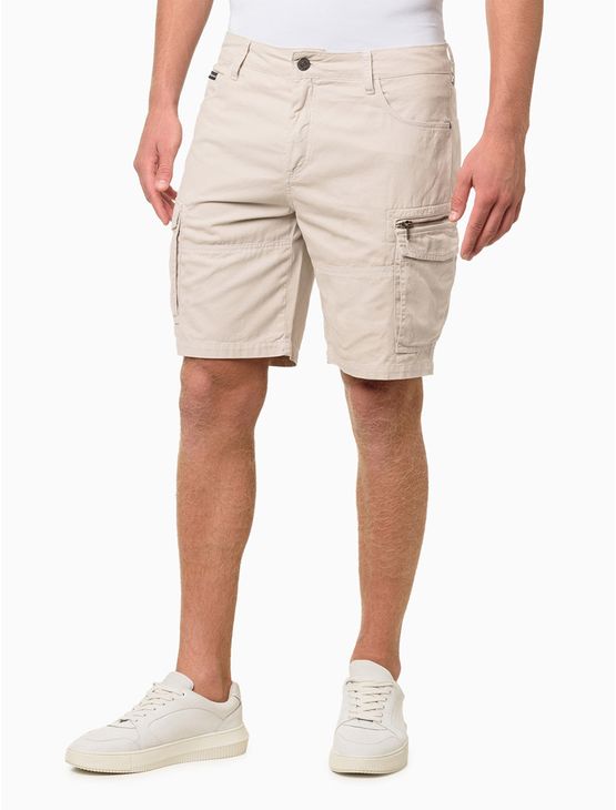 Bermuda Masculina Color Cargo Calvin Klein Jeans – Areia Bermuda Masculina Color Cargo Calvin Klein Jeans Areia 48