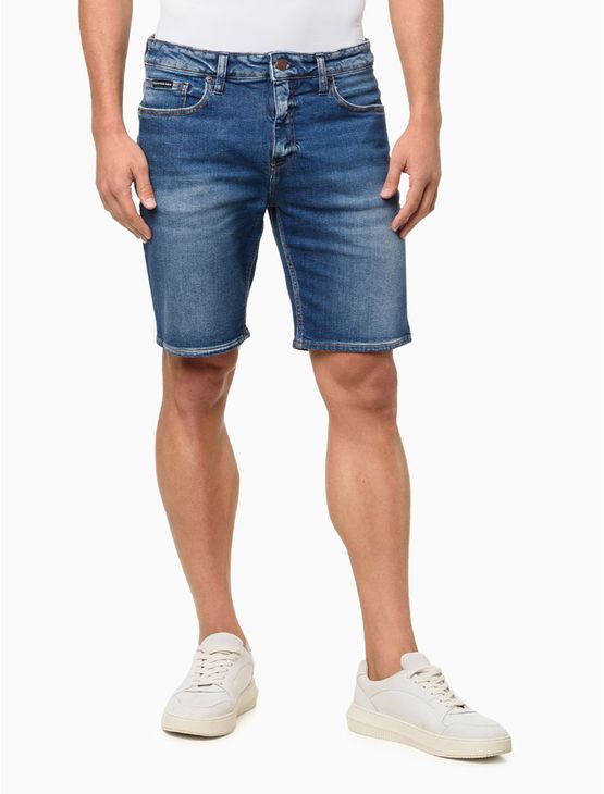 Bermuda Jeans Masculina Carnaby 9′ Stretch Calvin Klein Jeans – Azul Médio Bermuda Jeans Masculina Carnaby 9′ Stretch Calvin Klein Jeans Azul Médio 36