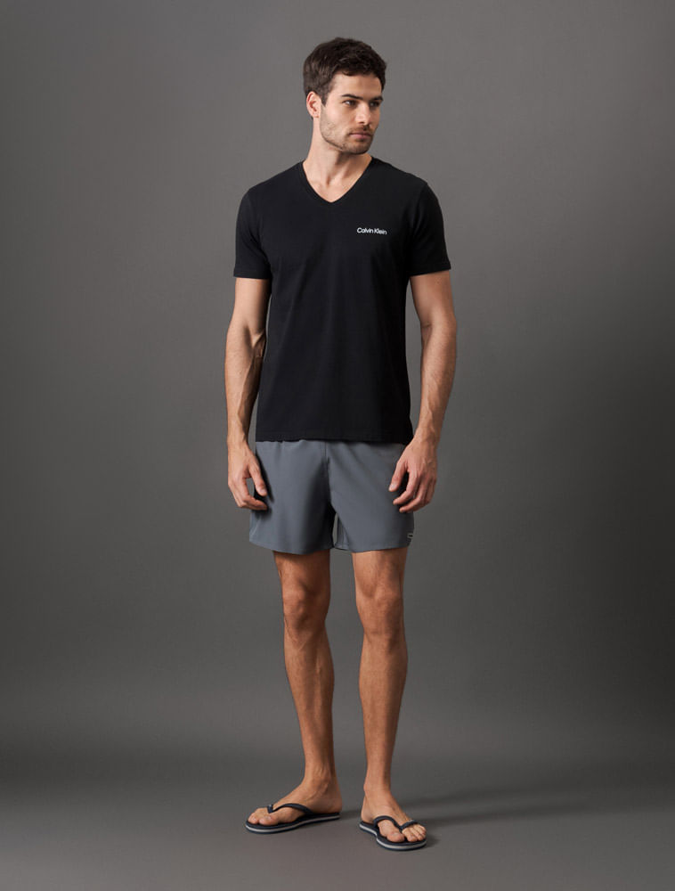 Camiseta Manga Curta Decote v Logo No Peito Calvin Klein Swimwear - Preto - Camiseta Manga Curta Decote v Logo No Peito Calvin Klein Swimwear Preto g