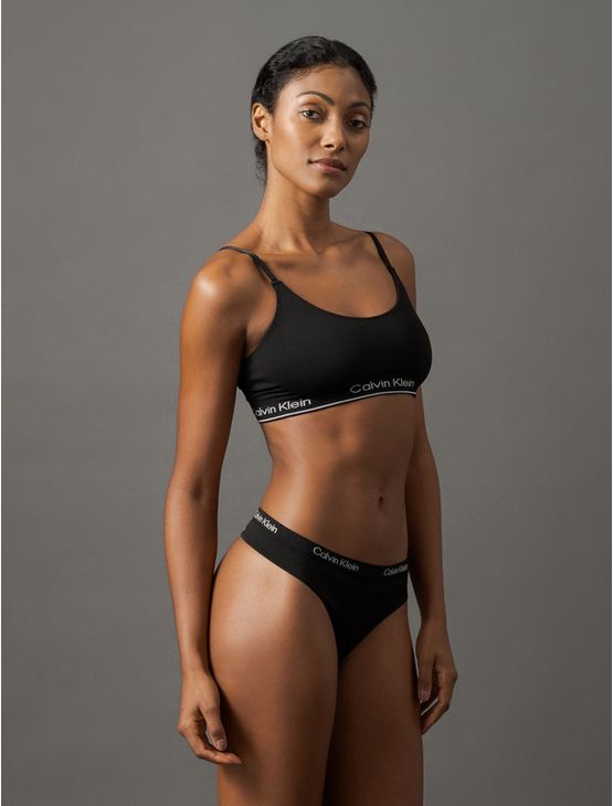 Calcinha Fio Dental Modern Cotton Seamless Calvin Klein Underwear – Preto Calcinha Fio Dental Modern Cotton Seamless Calvin Klein Underwear Preto p