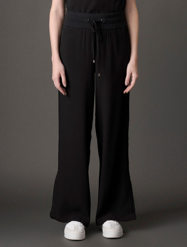 Calça Feminina Acetinada Com Fenda Lateral Calvin Klein - Preto