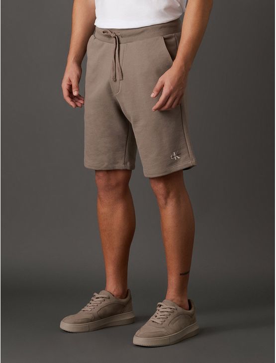 Bermuda Masculina Moletom Calvin Klein Jeans - Caqui Medio Bermuda Masculina Moletom Calvin Klein Jeans Caqui Medio Pp