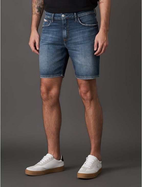 Bermuda Jeans Masculina 5 Pockets Calvin Klein Jeans – Azul Médio Bermuda Jeans Masculina 5 Pockets Calvin Klein Jeans Azul Médio 46