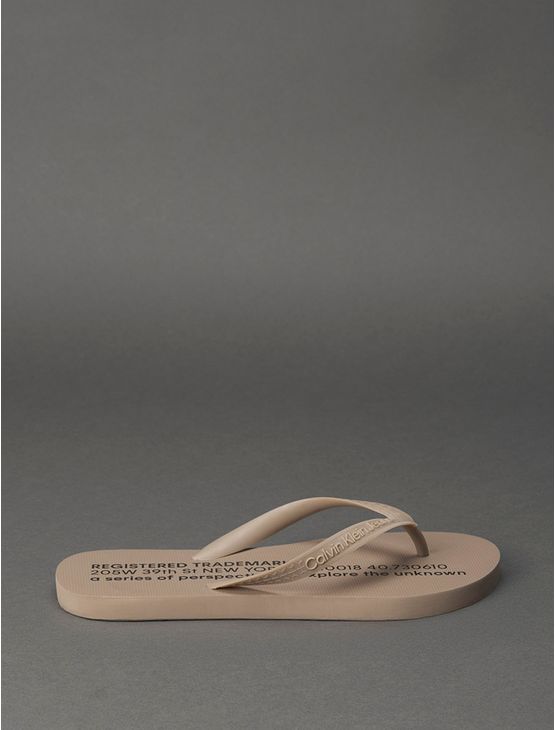 Chinelo Masculino Trademark Calvin Klein Jeans - Caqui Claro Chinelo Masculino Trademark Calvin Klein Jeans Caqui Claro 37/38