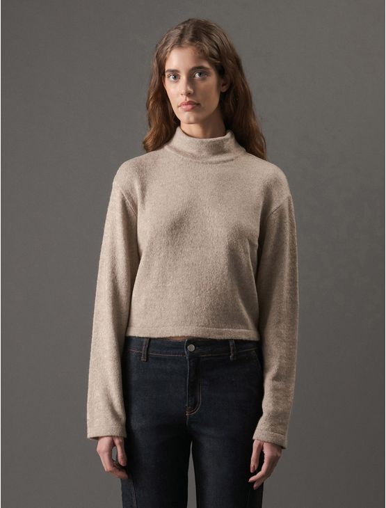 Tricot Feminino Cropped Gola Alta Calvin Klein Jeans - Caqui Claro Tricot Feminino Cropped Gola Alta Calvin Klein Jeans Caqui Claro g