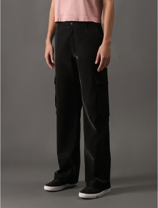 Calça Feminina de Leather Acetinado Calvin Klein Jeans - Preto Calça Feminina de Leather Acetinado Calvin Klein Jeans Preto 42