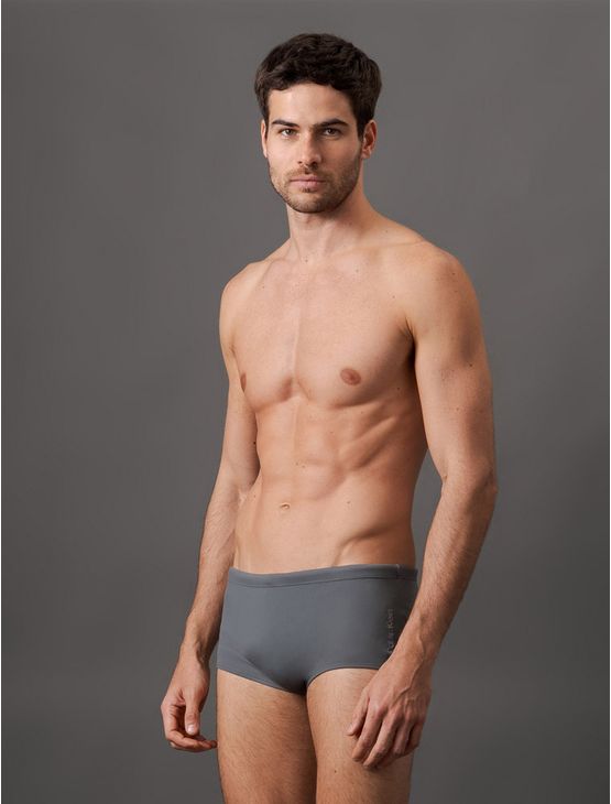 Sunga Masculina Trunk Lisa Calvin Klein Swimwear – Chumbo Sunga Masculina Trunk Lisa Calvin Klein Swimwear Chumbo p