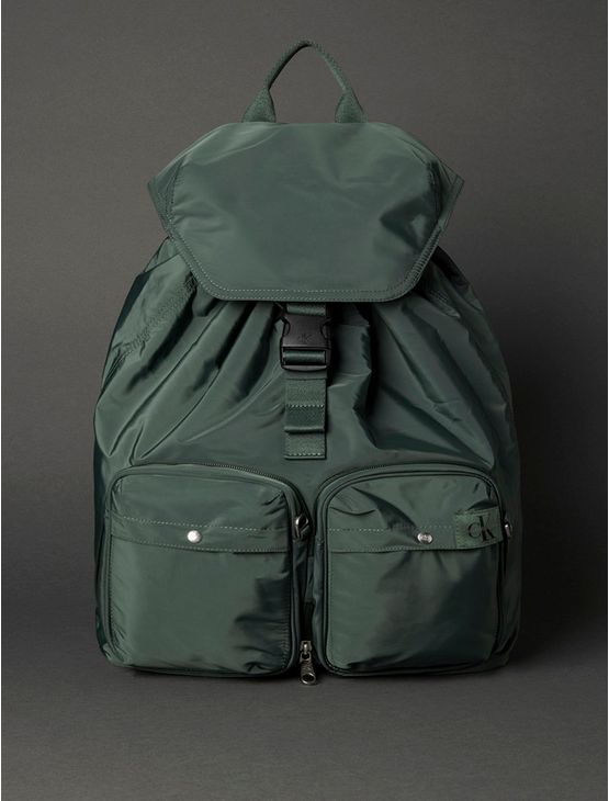 Mochila Masculina Utilitária 2 em 1 Calvin Klein Jeans – Militar Mochila Masculina Utilitária 2 em 1 Calvin Klein Jeans Militar u