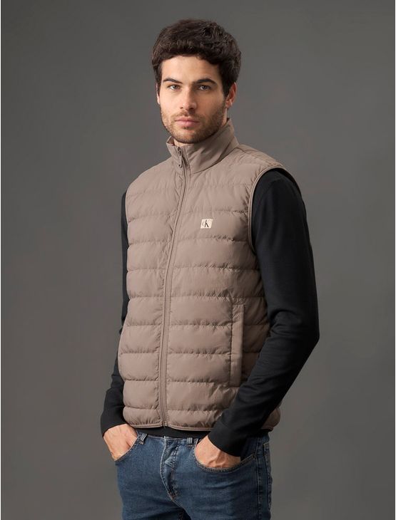 Colete Masculino Ultra Light Calvin Klein Jeans – Caqui Medio Colete Masculino Ultra Light Calvin Klein Jeans Caqui Medio