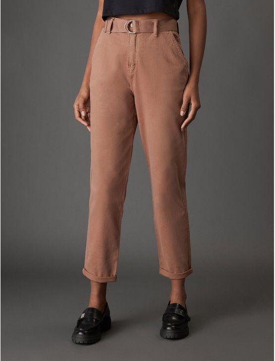 Calça Feminina Color Mom Com Cinto Calvin Klein Jeans - Terra Calça Feminina Color Mom Com Cinto Calvin Klein Jeans Terra 44