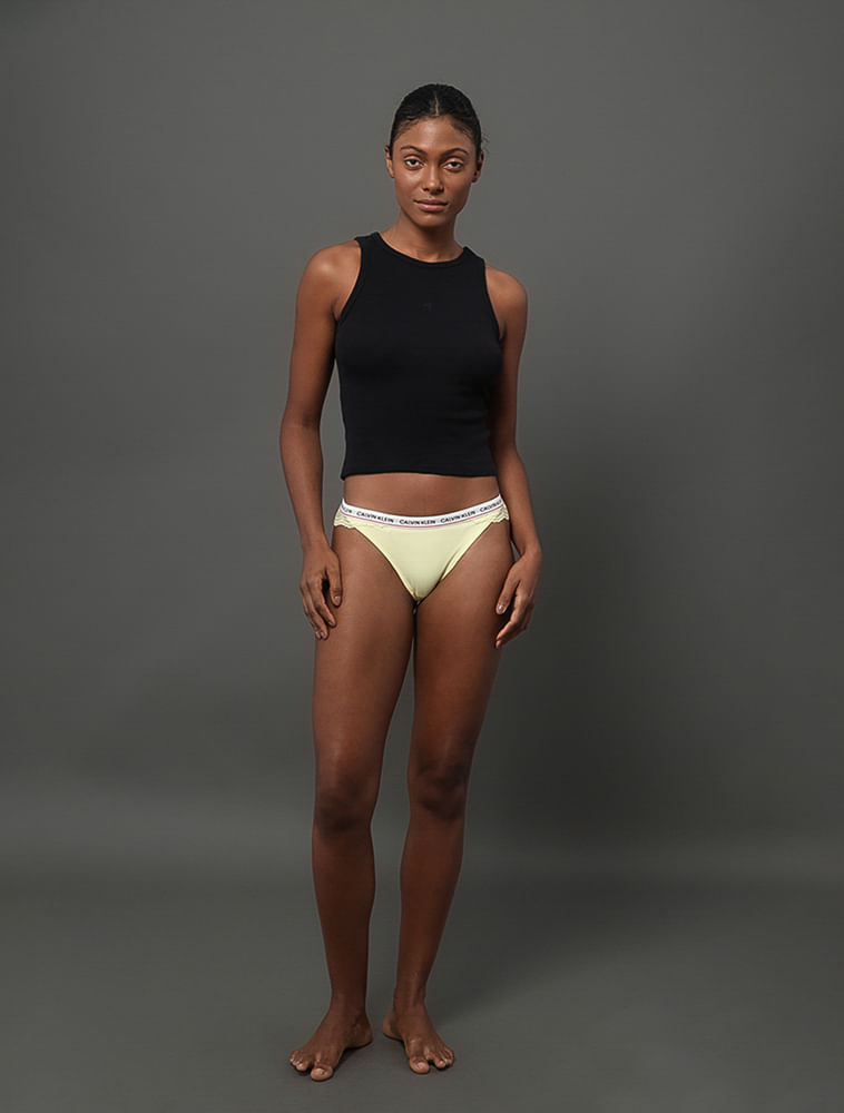 Kit 3 Calcinhas Tanga em Renda Calvin Klein Underwear - Preto/Branco/Amarelo