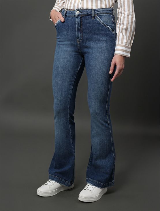 Calça Jeans Feminina Flare Bolso Faca Calvin Klein Jeans - Marinho Calça Jeans Feminina Flare Bolso Faca Calvin Klein Jeans Marinho 40