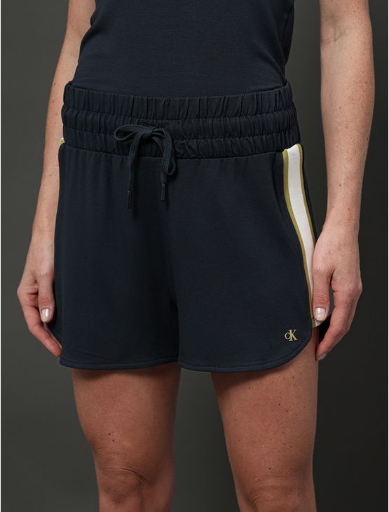 Shorts Feminino Retílinea em Contraste Calvin Klein Jeans - Marinho Shorts Feminino Retílinea em Contraste Calvin Klein Jeans Marinho p
