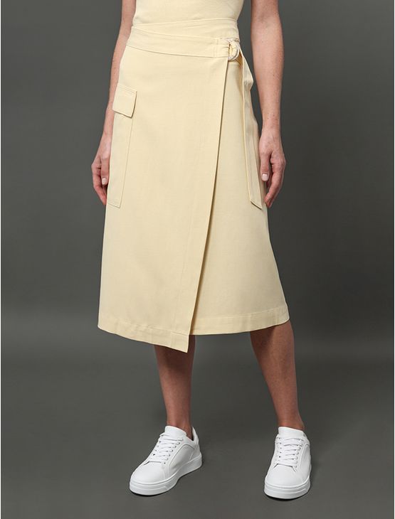 Saia Midi Transpassada de Linho Misto Calvin Klein - Amarelo Manteiga Saia Midi Transpassada de Linho Misto Calvin Klein Amarelo Manteiga 40