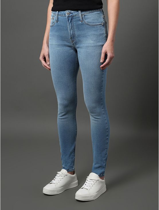 Calça Jeans Feminina Skinny Essential Calvin Klein Jeans - Azul Claro Calça Jeans Feminina Skinny Essential Calvin Klein Jeans Azul Claro 42