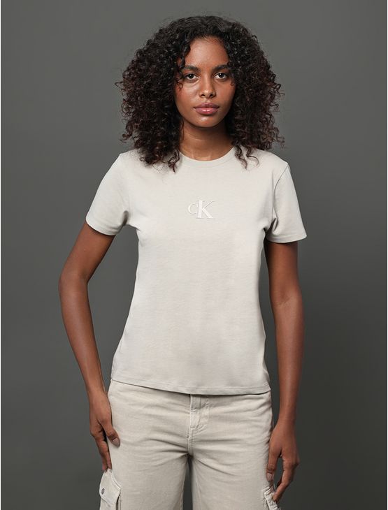 Camiseta Feminina Manga Curta Calvin Klein Jeans - Caqui Claro Camiseta Feminina Manga Curta Calvin Klein Jeans Caqui Claro g
