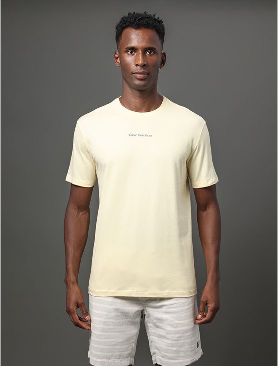 Camiseta Masculina Logo Centralizado Calvin Klein Jeans - Amarelo Manteiga Camiseta Masculina Logo Centralizado Calvin Klein Jeans Amarelo Manteiga p