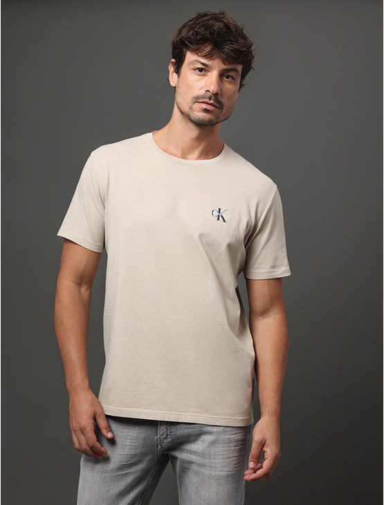 Camiseta Masculina Reissue Peito Calvin Klein Jeans - Caqui Claro Camiseta Masculina Reissue Peito Calvin Klein Jeans Caqui Claro Pp